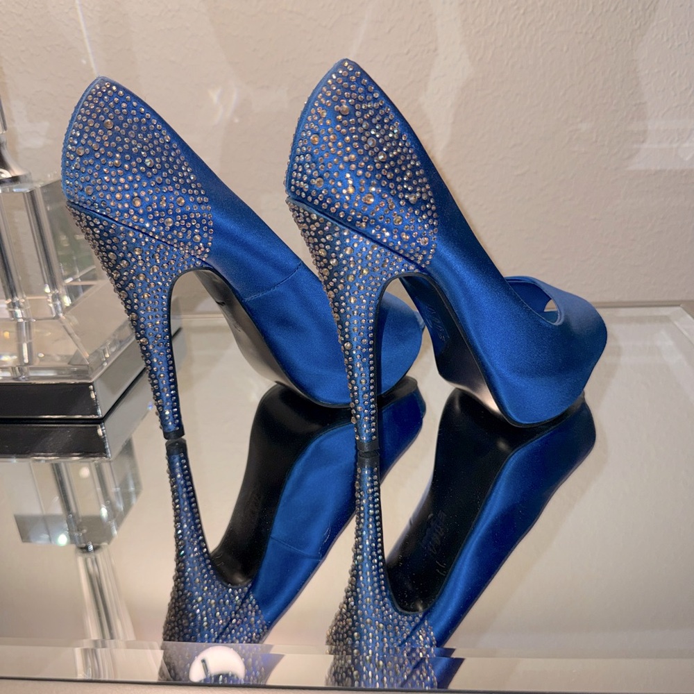 Elegant Blue Satin Heels with Rhinestone Detailing